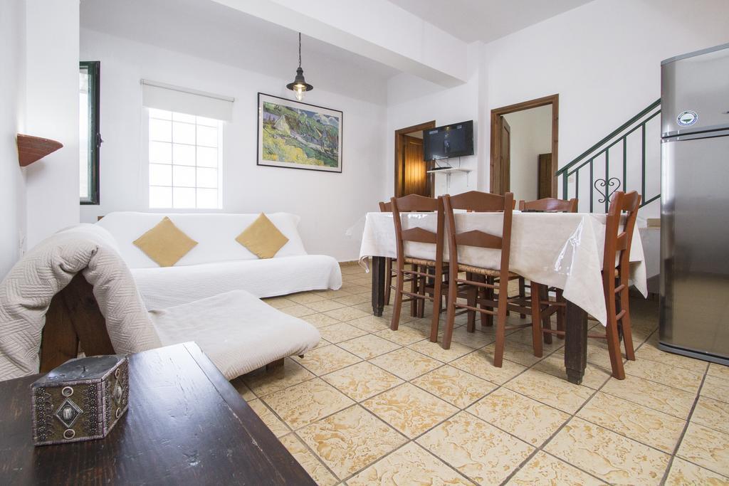 Ferienwohnung Olive Tree Kalivianí Exterior foto