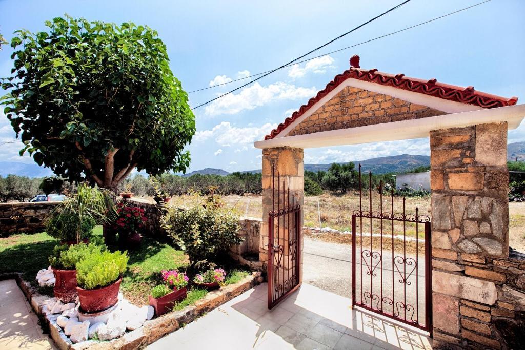 Ferienwohnung Olive Tree Kalivianí Exterior foto